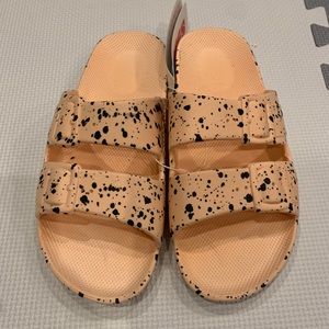 Freedom Moses Sandals, size 7/8, baby splatter